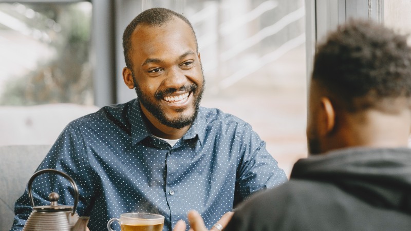 Old friends get coffee